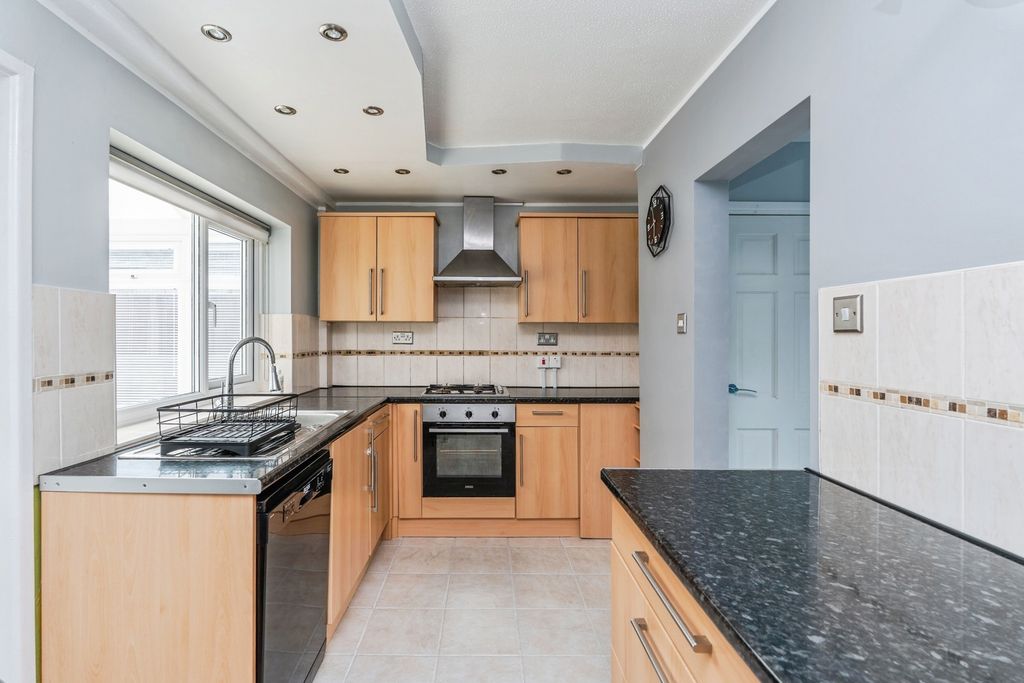Property photo 1 of 15 Pbox-Img.Jpg