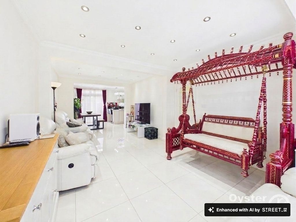 Property photo 2 of 18 Reception