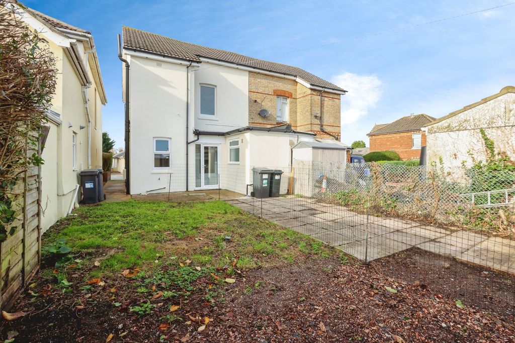 Property photo 2 of 17 Photo