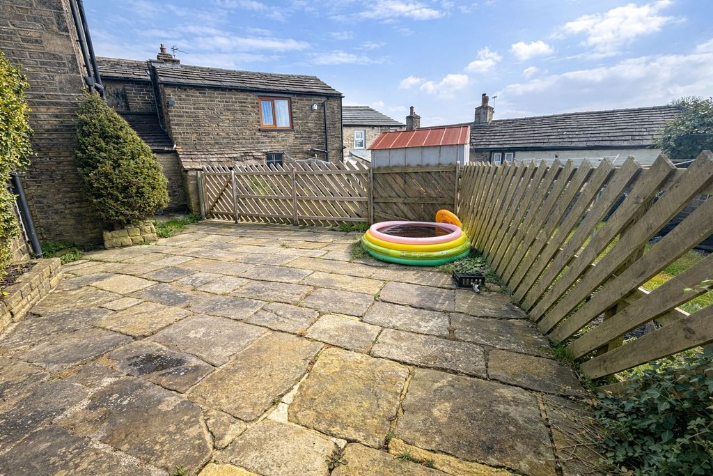 Property photo 2 of 8 Back Garden