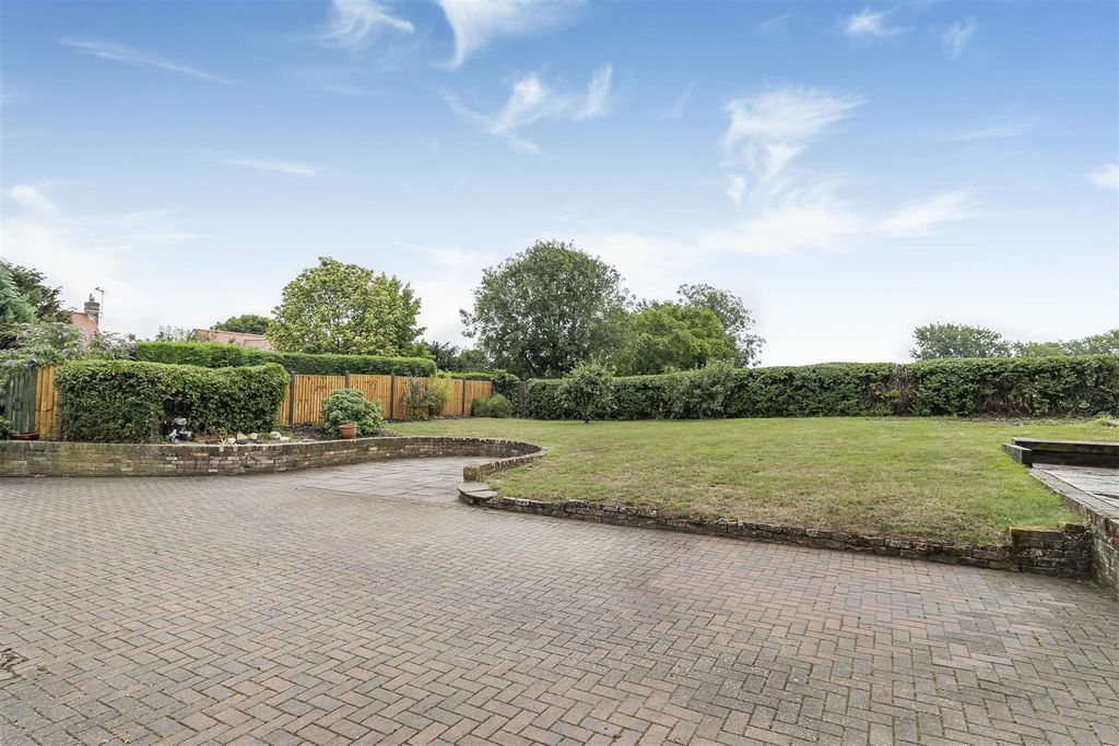 Property photo 2 of 27 9_60031.Jpg