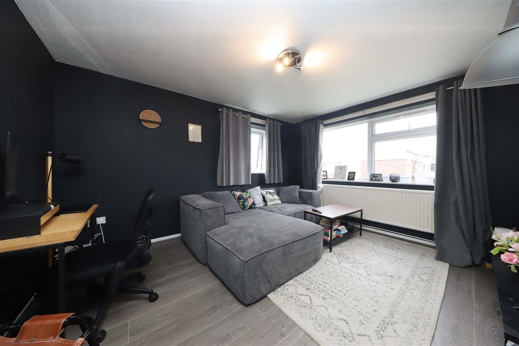 Property photo 3 of 8 Living Room