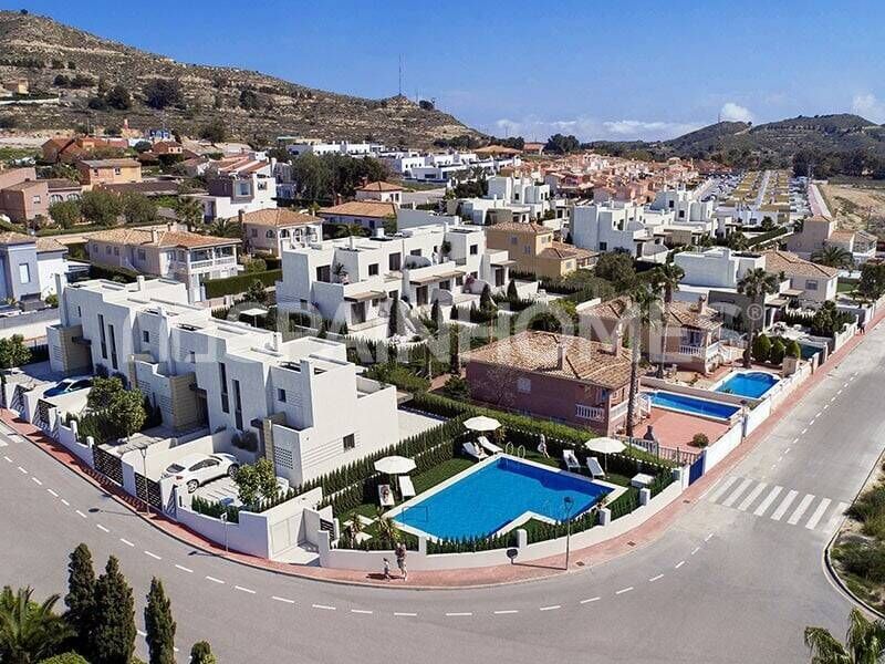 Property photo 1 of 23