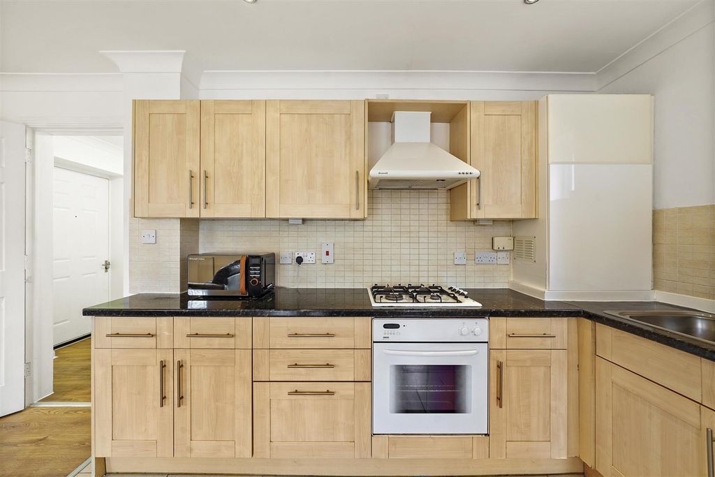 Property photo 2 of 9 Property Photo