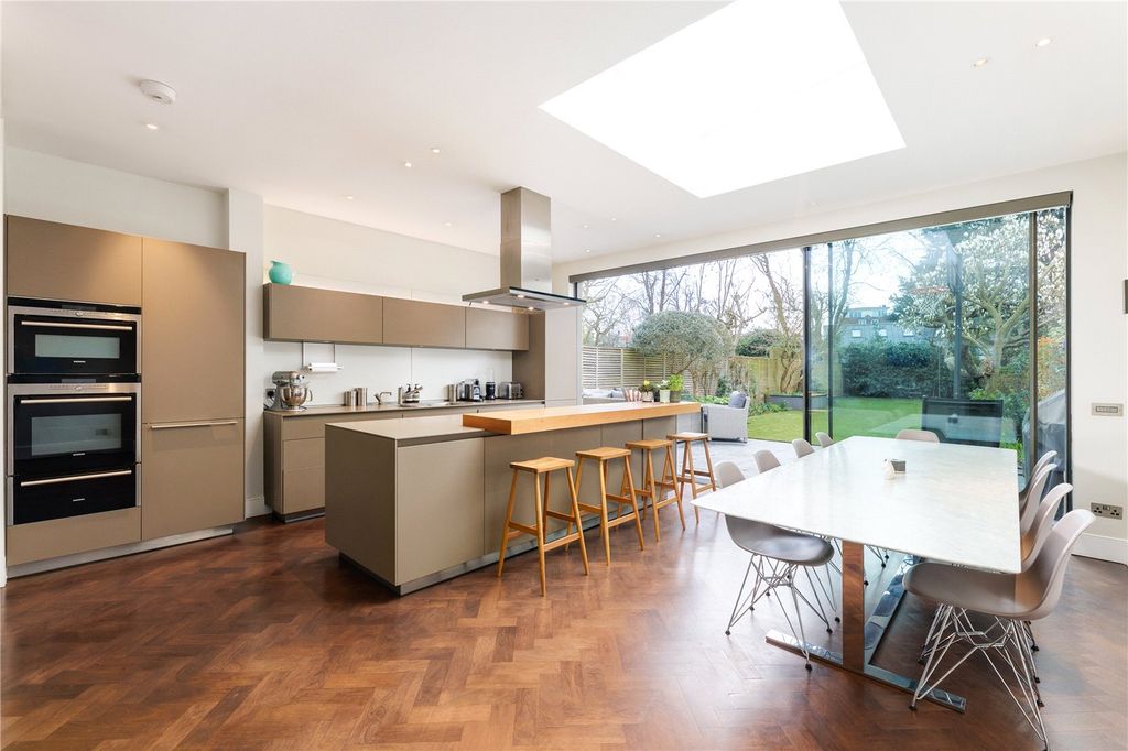 Property photo 2 of 13 Picture No. 12