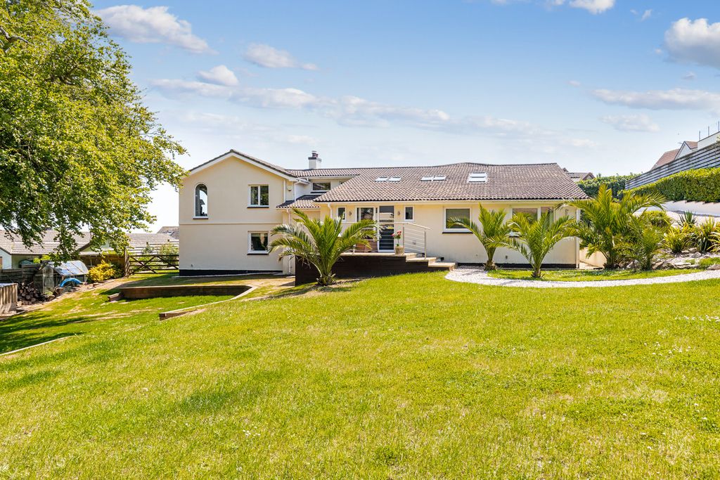 Property photo 1 of 29
