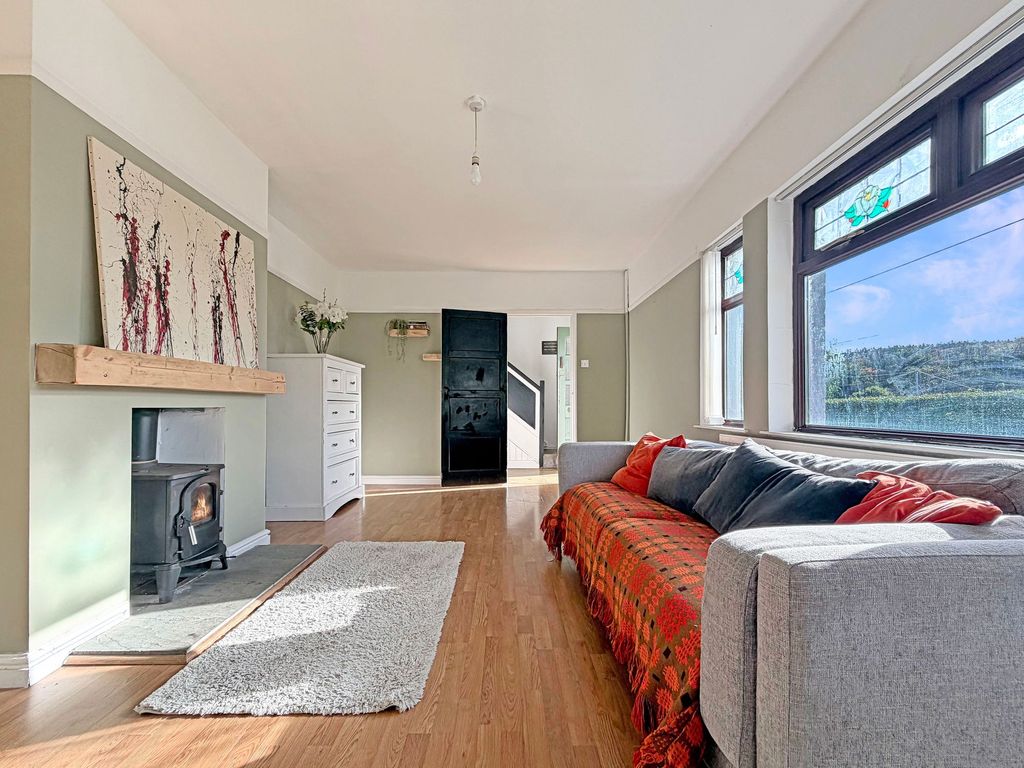 Property photo 3 of 34