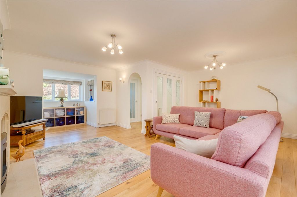 Property photo 3 of 19 Open Plan