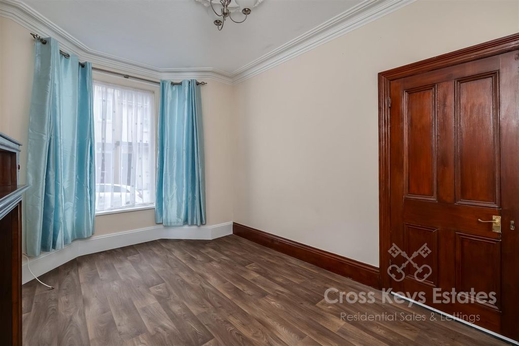 Property photo 3 of 20 Sitting Room