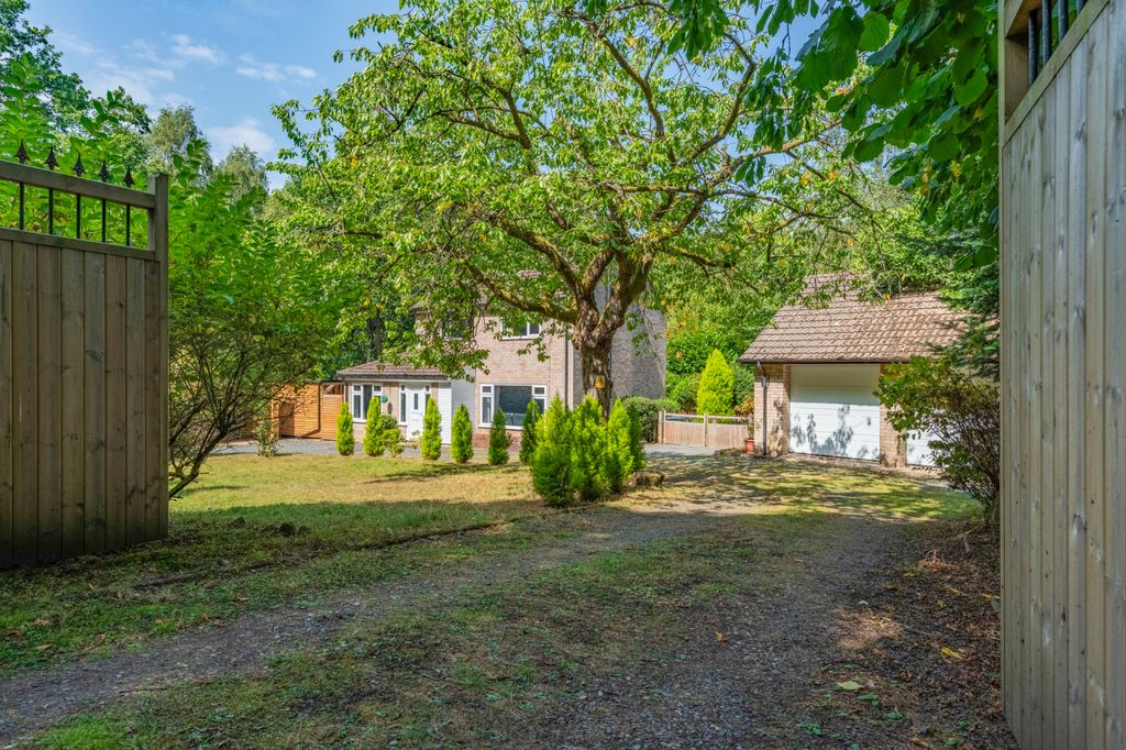 Property photo 3 of 36