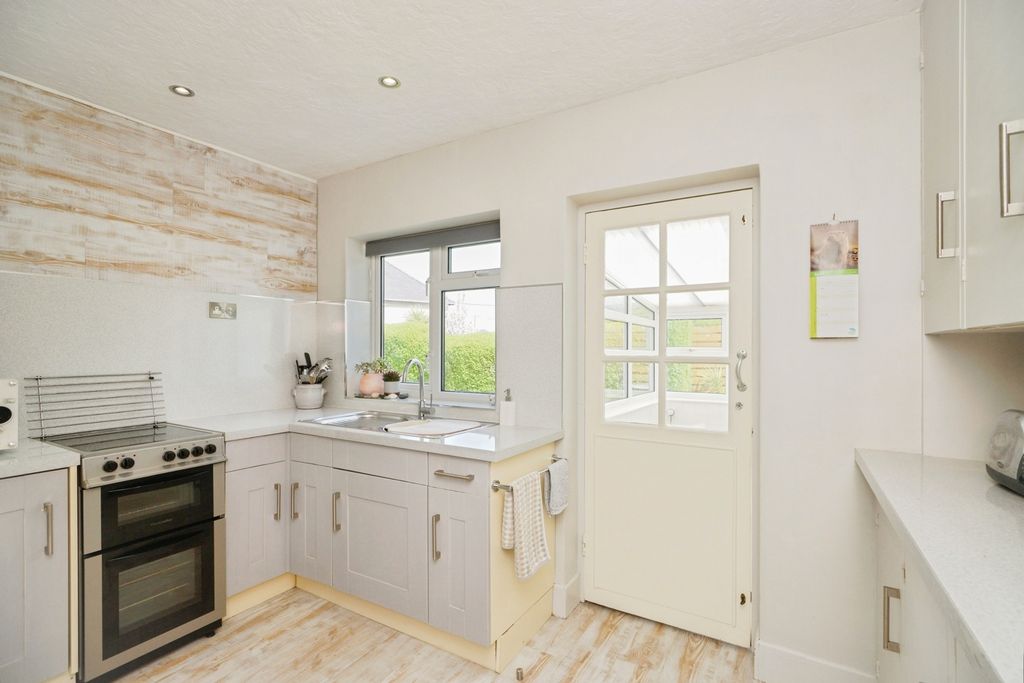 Property photo 3 of 20 Pbox-Img.Jpg