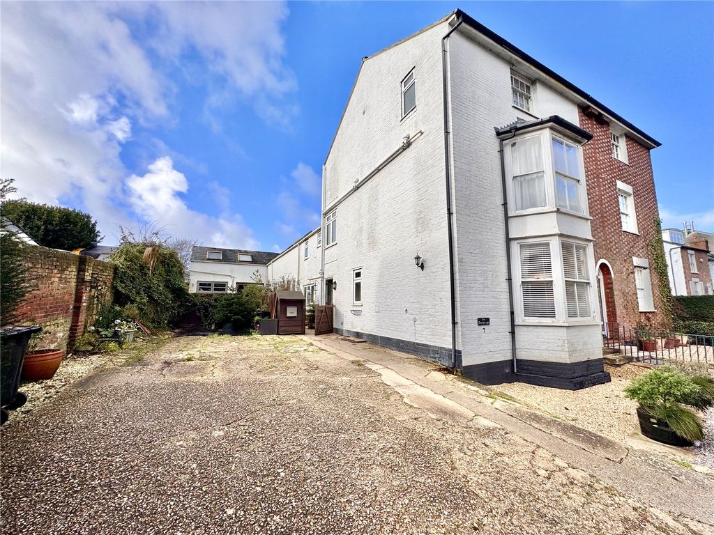 Property photo 2 of 19 Picture No. 13