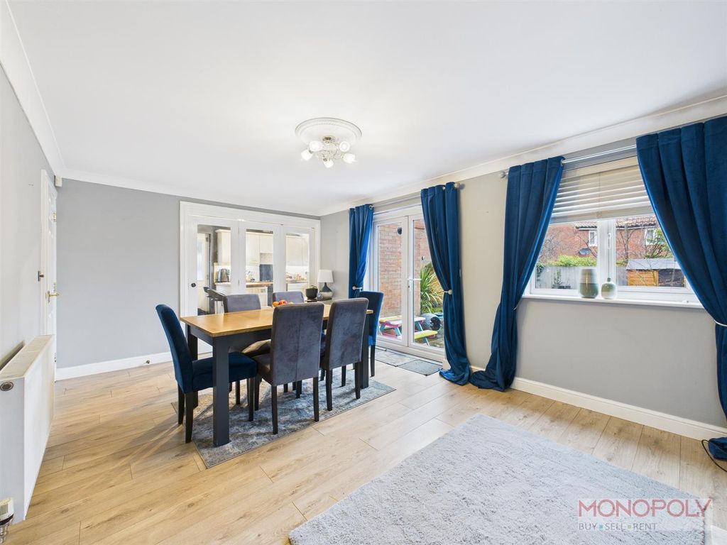 Property photo 3 of 26 Cam04439G0-Pr0190-Still018.Jpg