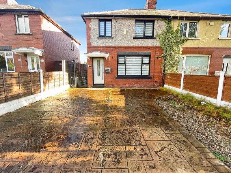 Property photo 1 of 10 External