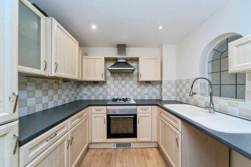 Property photo 2 of 18