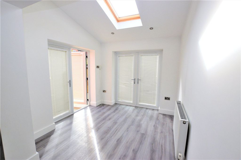 Property photo 3 of 17 Picture No. 20