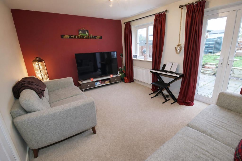 Property photo 2 of 14 Lounge.Png