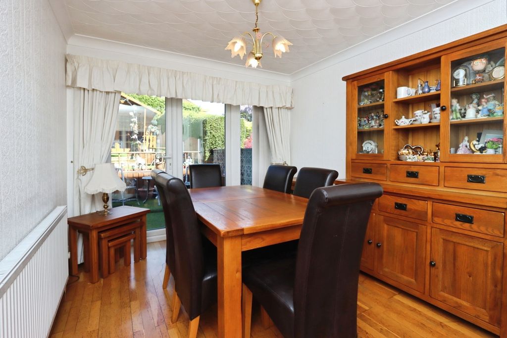 Property photo 3 of 18 Pbox-Img.Jpg