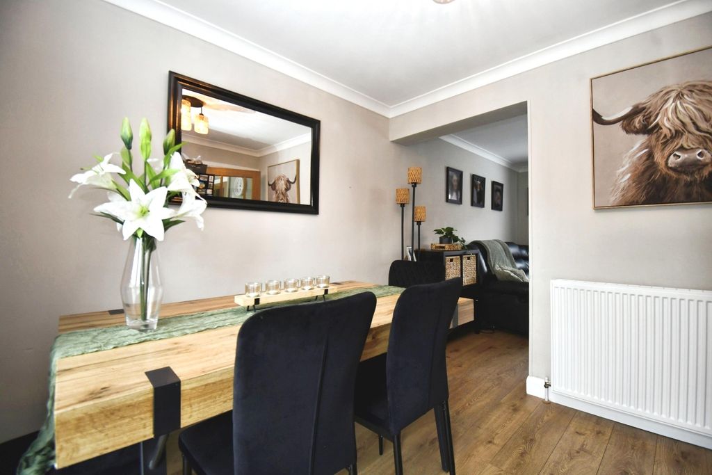 Property photo 3 of 24 Pbox-Img.Jpg