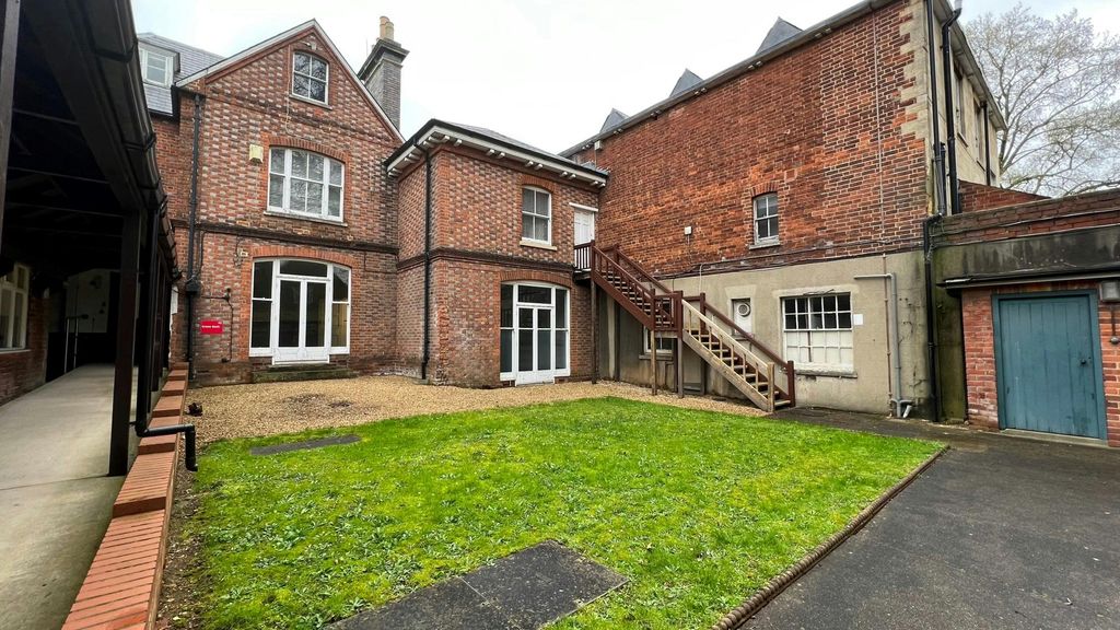 Property photo 1 of 7 8.Jpg