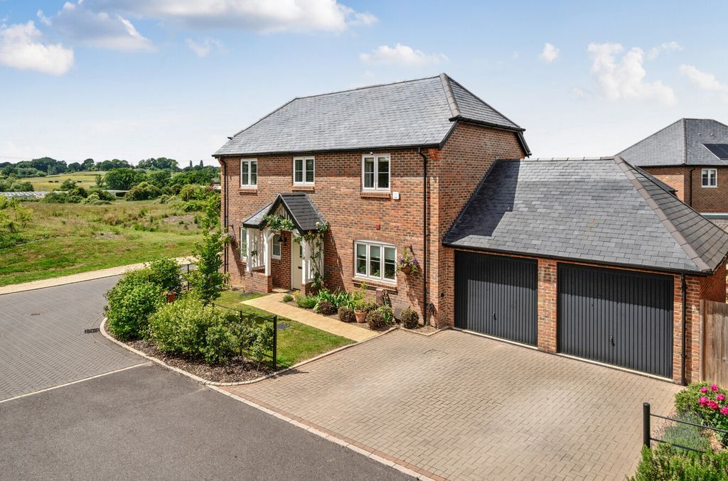 Property photo 1 of 16 1301017-1-6837180...