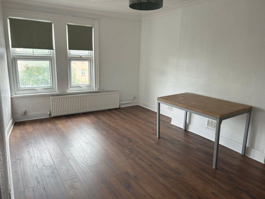 Property photo 2 of 7 Photo 1