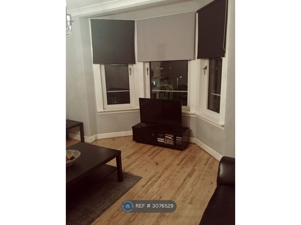 Property photo 2 of 14 Living Room
