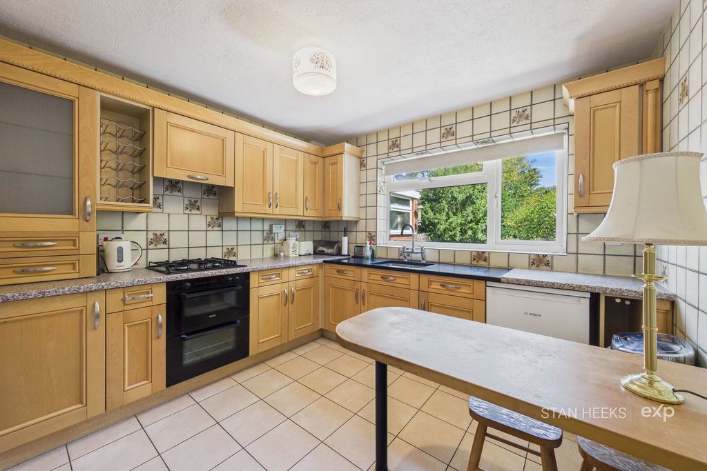 Property photo 3 of 25