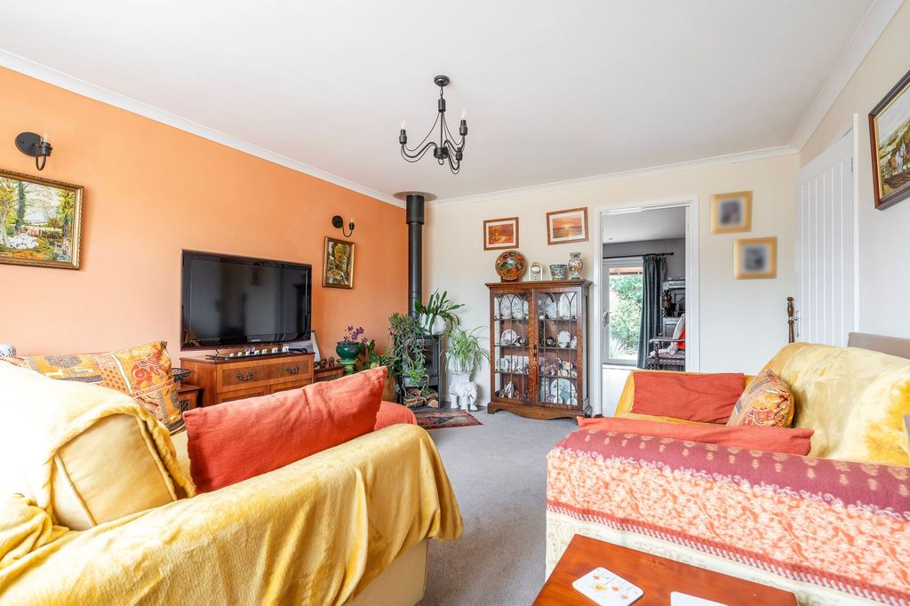 Property photo 3 of 19