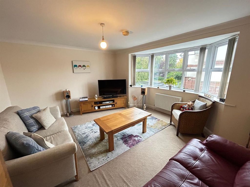 Property photo 2 of 10 Photo-2025-10-03-13-27-39[2].Jpg