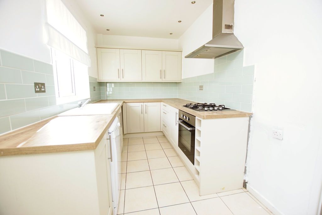 Property photo 2 of 12 Kitchen