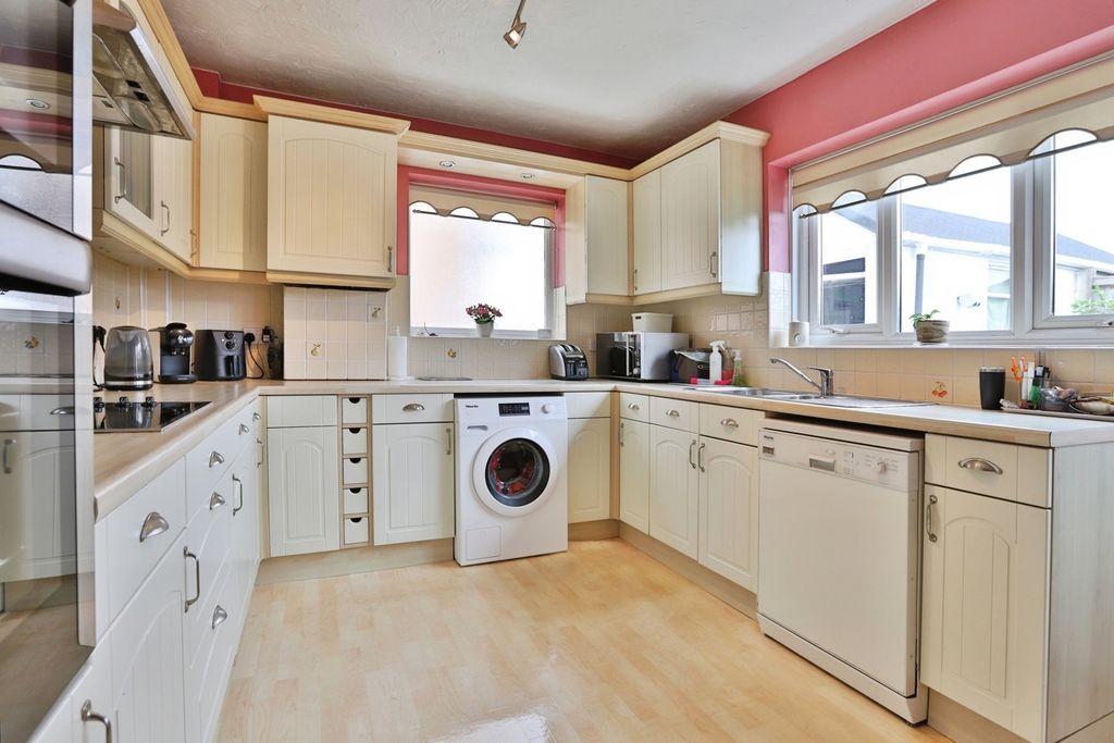 Property photo 3 of 20 Pbox-Img.Jpg
