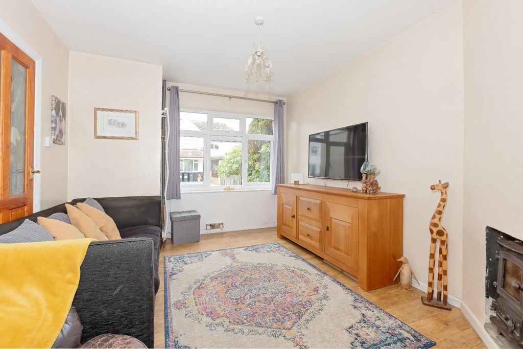 Property photo 3 of 20 West Way_5.Jpg