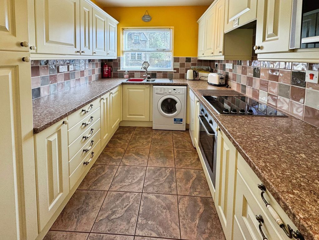 Property photo 3 of 12 Photo 9