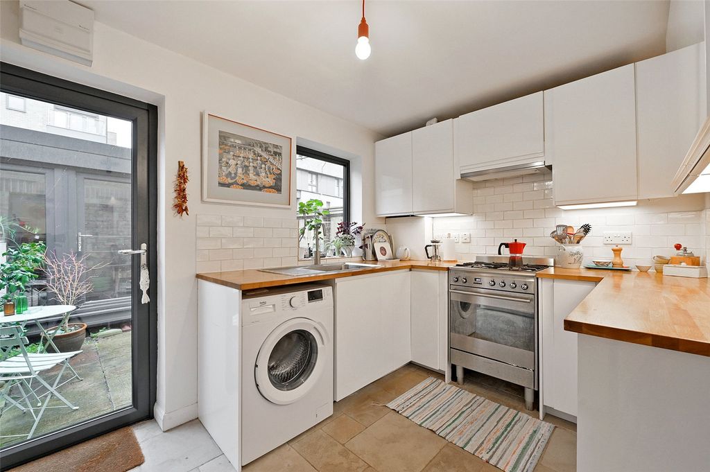 Property photo 2 of 14 Kitchen