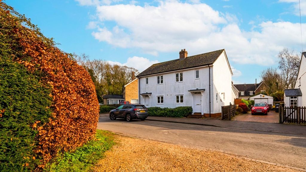 Property photo 1 of 9 44B Walkern Road - Ext.Jpg