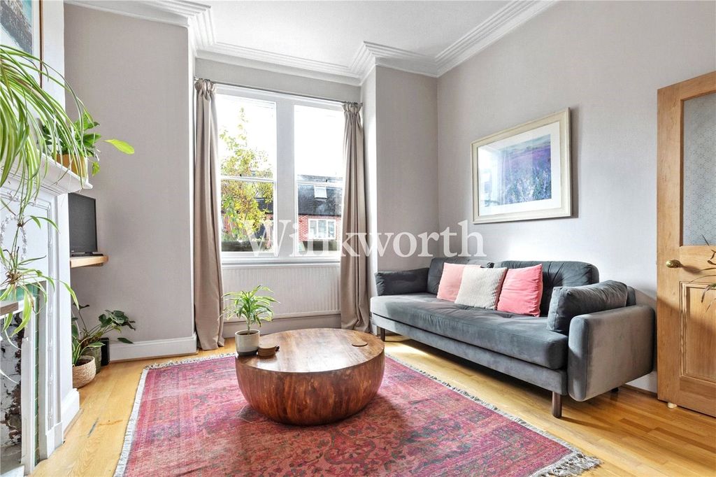 Property photo 2 of 17 Picture No. 16