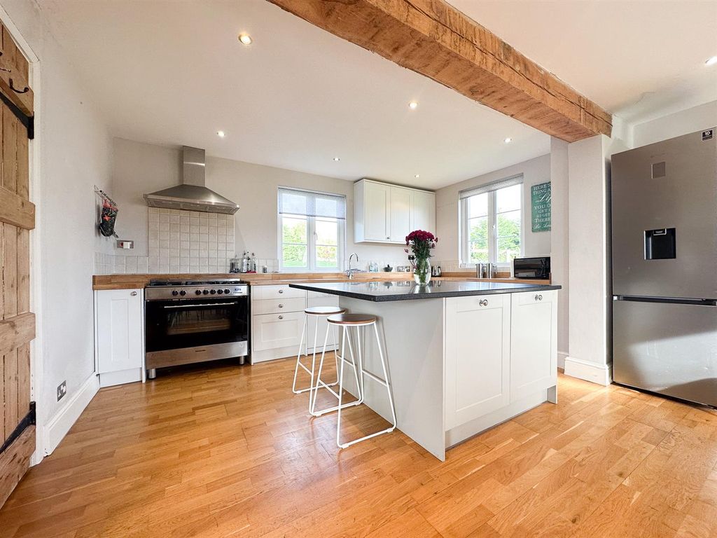 Property photo 2 of 15 Kitchen