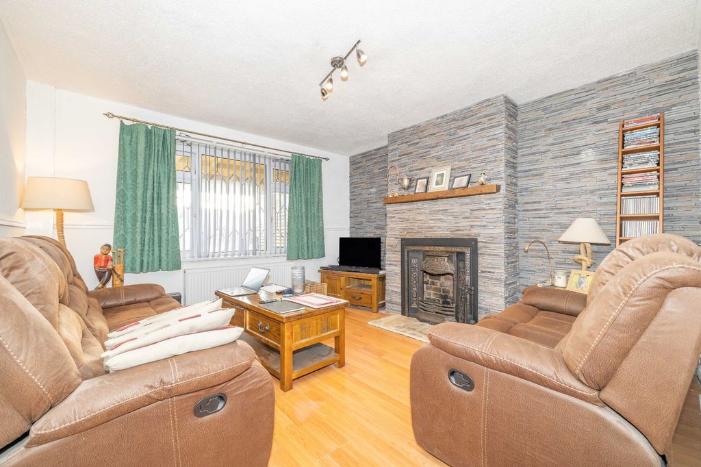 Property photo 3 of 10 Picture 3