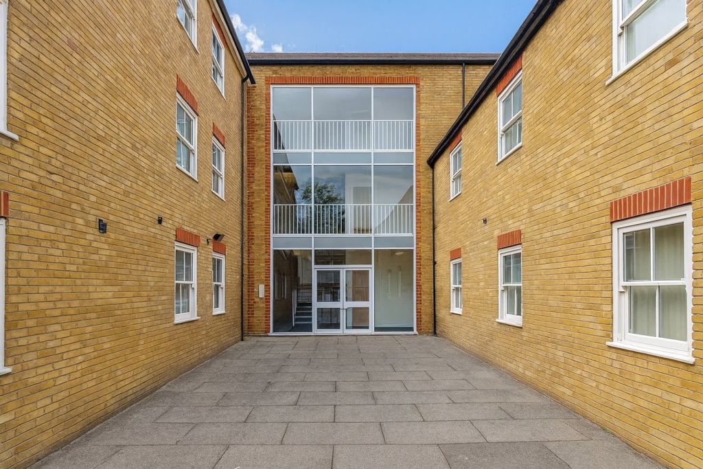 Property photo 1 of 3