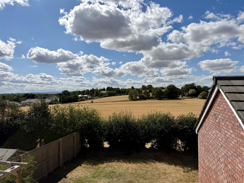 Property photo 2 of 30