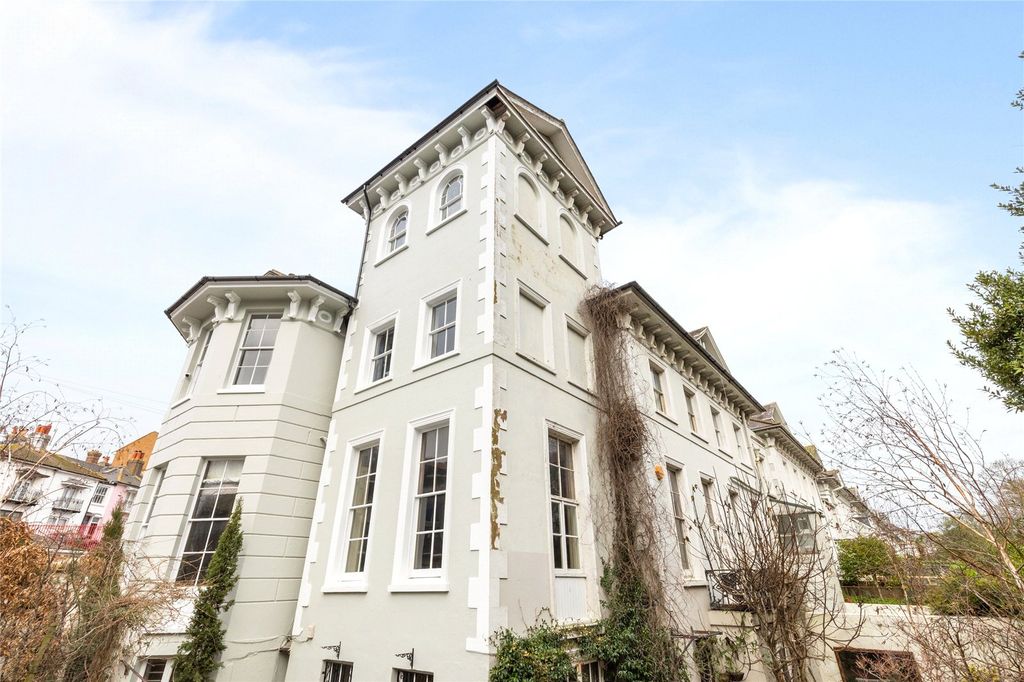 Additional image 20 of 6 bed end terrace house for salePark Crescent, Brighton, East Sussex BN2