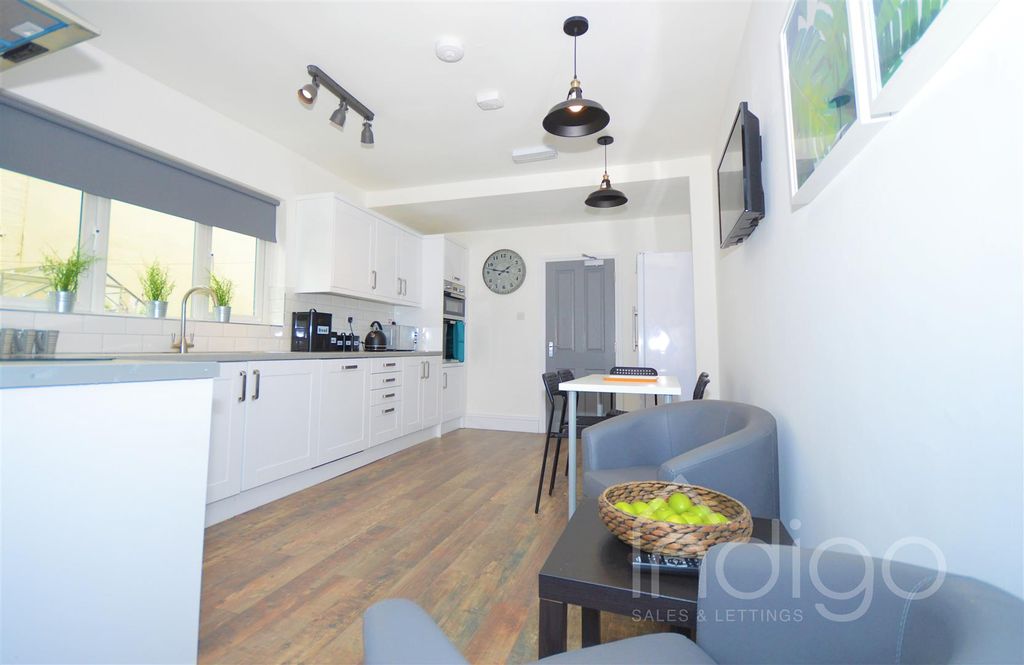 Property photo 3 of 36 Kitchen 3.Jpg