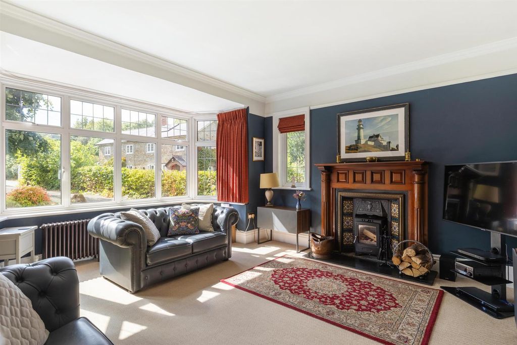 Property photo 2 of 32 010A3778-Hdr.Jpg