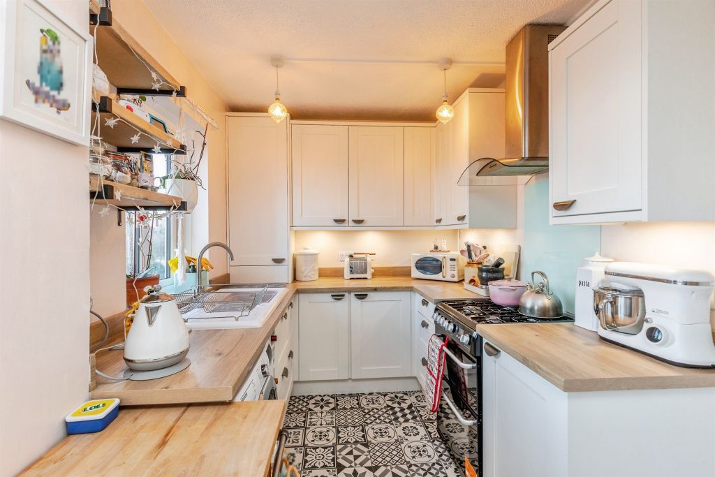 Property photo 3 of 20