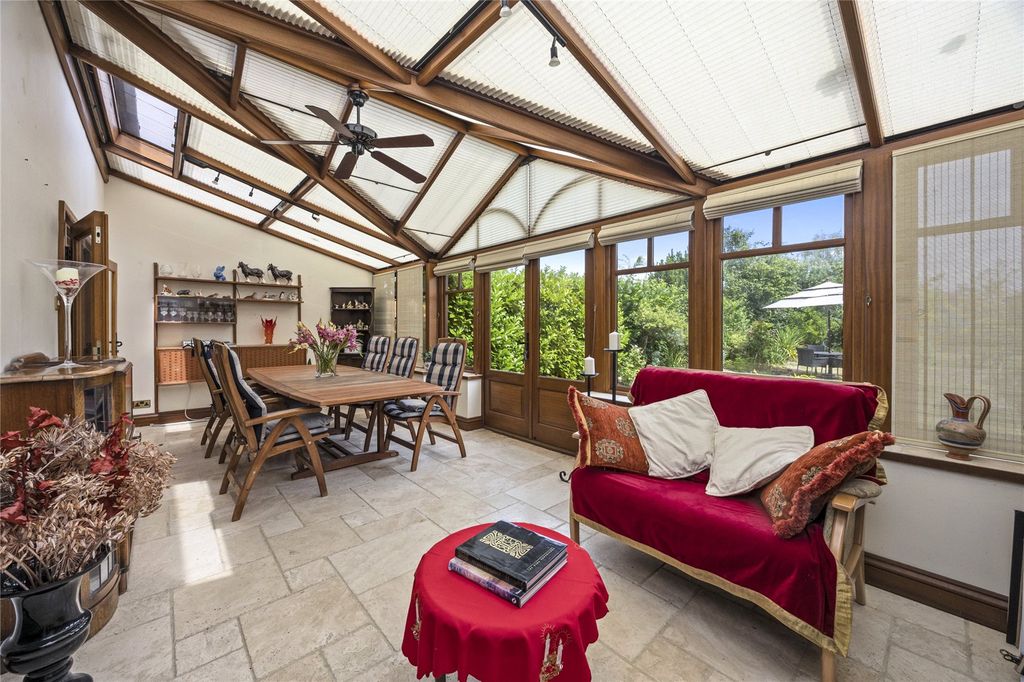 Property photo 2 of 17 Conservatory