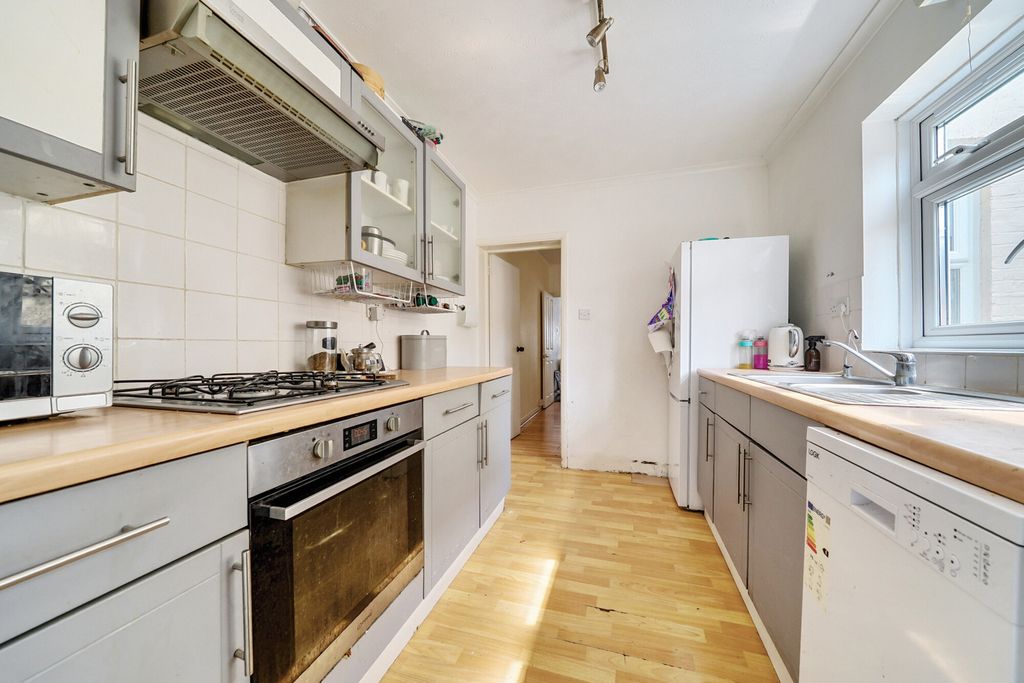 Property photo 2 of 14 Kitchen