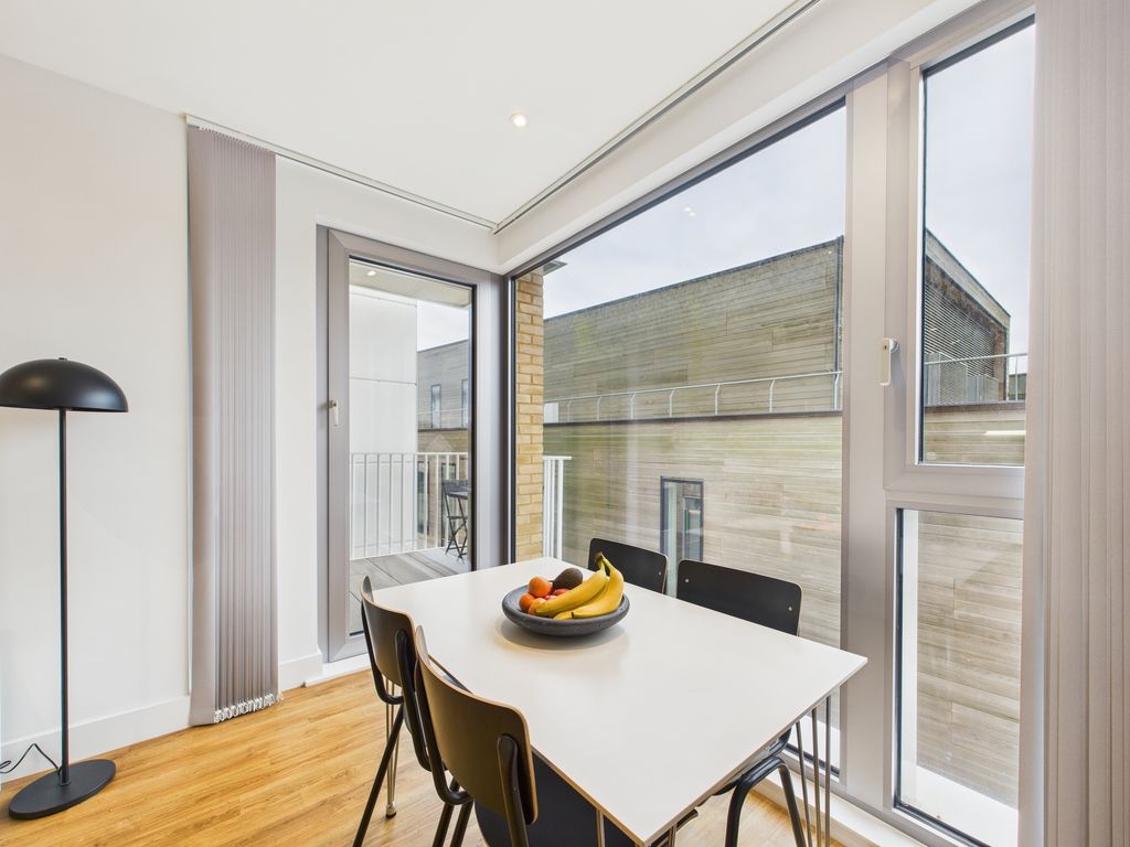 Property photo 3 of 10 Dining Area