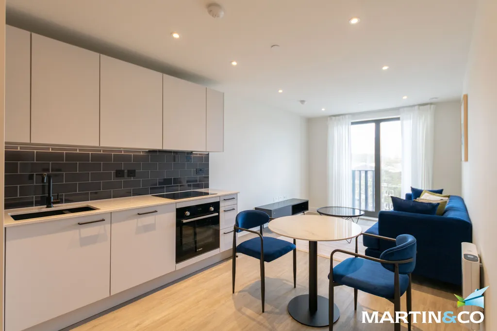 Apartment in Birmingham, Vauxhall - View 3