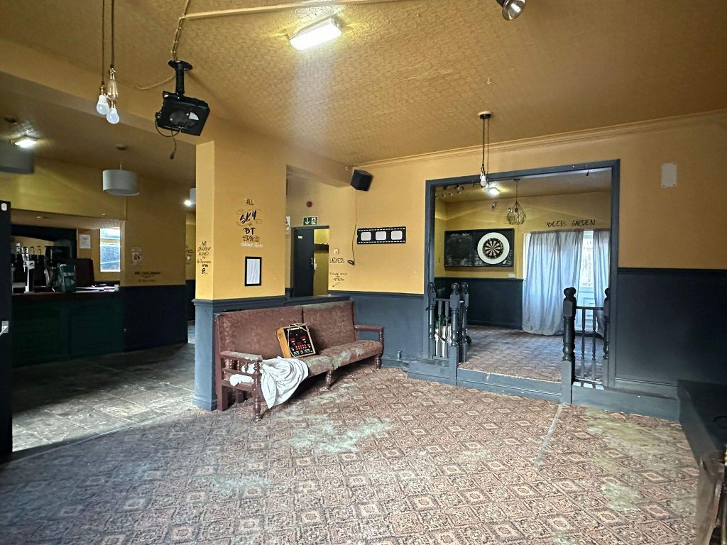 Property photo 2 of 21